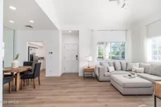 Photo #6: 6615188 Listing