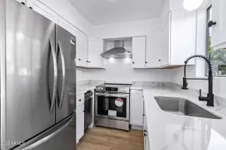 Photo #5: 6615316 Listing