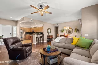 Photo #6: 6615659 Listing