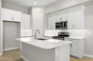 Photo #2: 6615795 Listing 