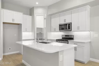 Photo #3: 6615795 Listing 