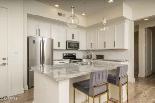 Photo #3: 6616139 Listing