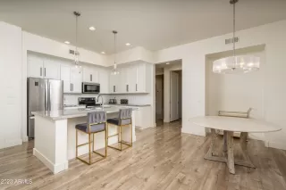 Photo #6: 6616139 Listing