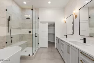 Photo #5: 6616528 Listing