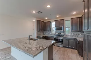 Photo #2: 6616614 Listing