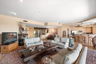 Photo #2: 6616629 Listing