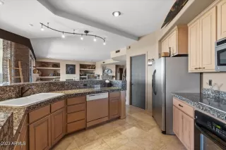 Photo #6: 6616629 Listing