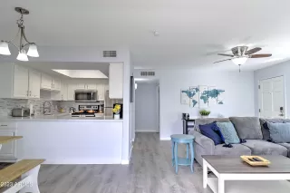 Photo #5: 6616834 Listing