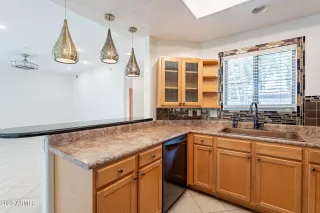 Photo #4: 6616966 Listing