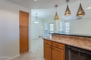 Photo #5: 6616966 Listing