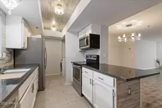 Photo #2: 6617569 Listing