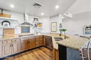 Photo #4: 6617720 Listing