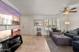 Photo #5: 6618491 Listing