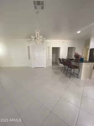 Photo #5: 6618703 Listing
