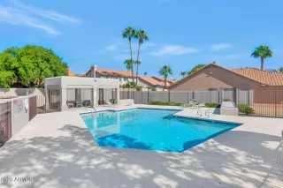 Photo #5: 6618937 Listing