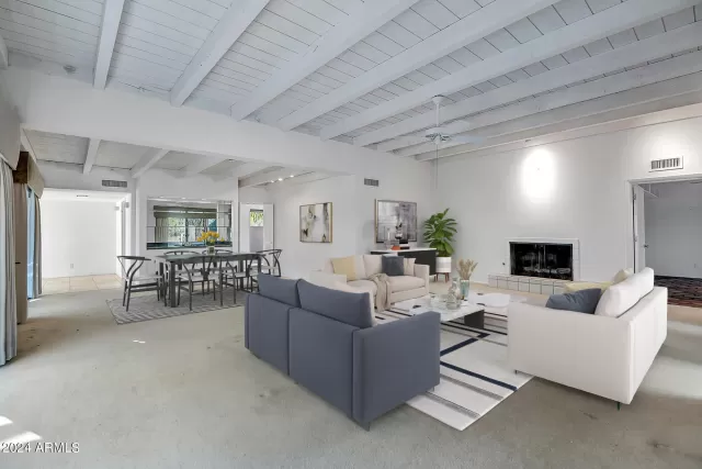 MLS: 6618998 Condo For Sale