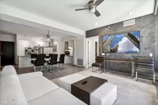 Photo #2: 6619113 Listing