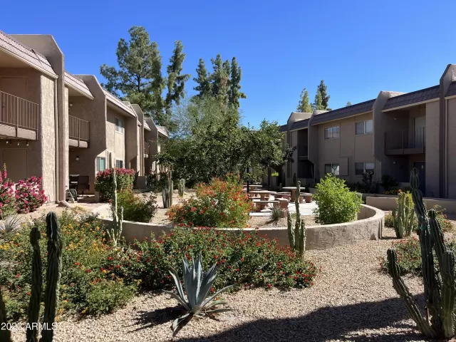 MLS: 6619122 Condo For Sale