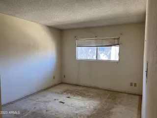 Photo #6: 6619122 Listing