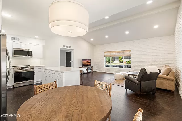 MLS: 6619226 Condo For Sale