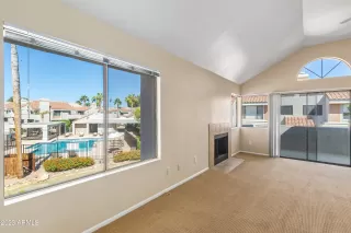 Photo #5: 6619443 Listing