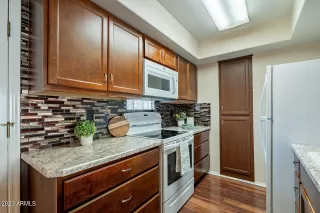 Photo #5: 6619816 Listing 