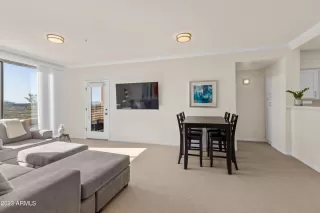 Photo #6: 6620772 Listing