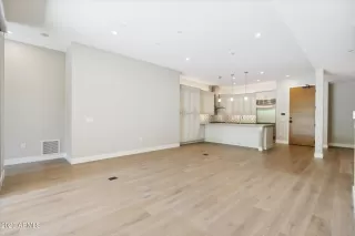 Photo #5: 6620844 Listing