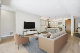 Photo #6: 6620844 Listing