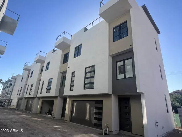 MLS: 6621389 Condo For Sale