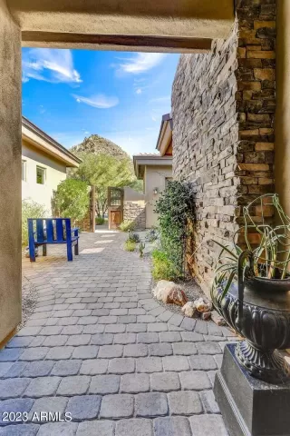 Photo #5: 6621666 Listing 