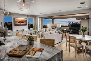 Photo #2: 6621744 Listing