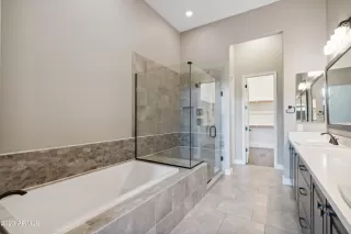 Photo #6: 6622069 Listing