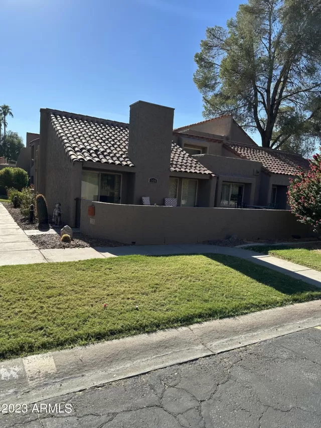 MLS: 6622229 Condo For Sale