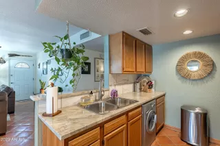 Photo #4: 6622750 Listing