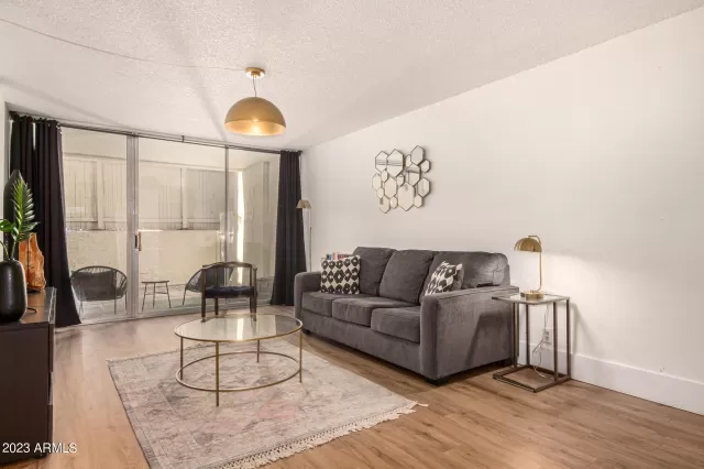 MLS: 6623131 Condo For Sale