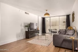 Photo #2: 6623131 Listing 