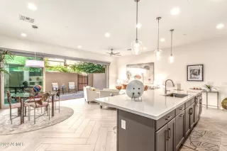 Photo #5: 6623535 Listing