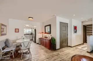 Photo #5: 6623997 Listing