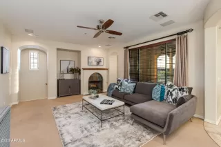 Photo #5: 6624127 Listing