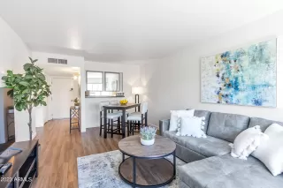 Photo #4: 6624437 Listing