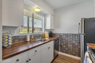 Photo #5: 6624437 Listing