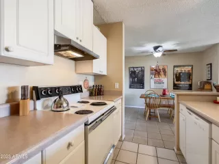 Photo #4: 6624535 Listing