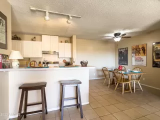 Photo #5: 6624535 Listing