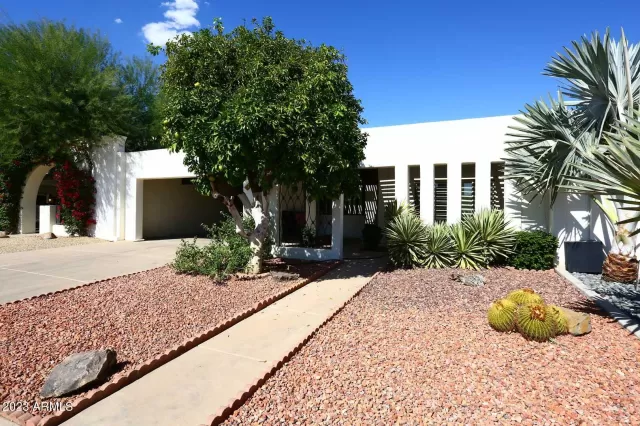 MLS: 6624863 Condo For Sale