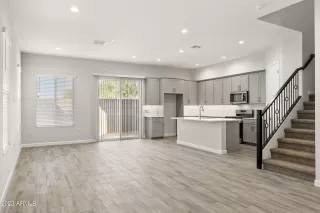 Photo #3: 6625195 Listing