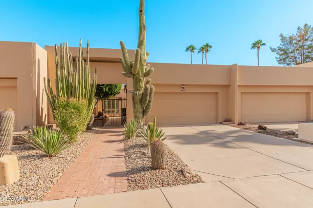 MLS: 6625743 Condo For Sale