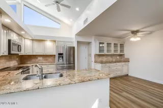 Photo #5: 6625866 Listing