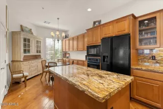 Photo #5: 6625941 Listing 