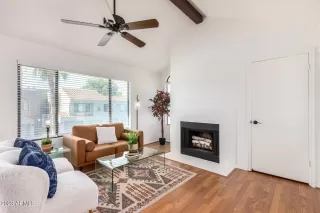 Photo #3: 6626747 Listing